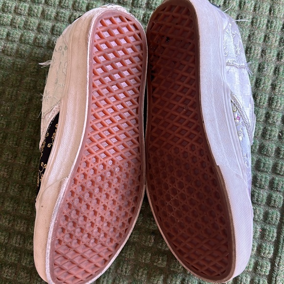 Vans - Picture 3 of 3